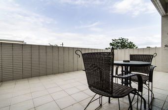 Bed & Breakfast 100 Per Centum Homestay