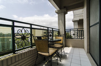 Bed & Breakfast 100 Per Centum Homestay