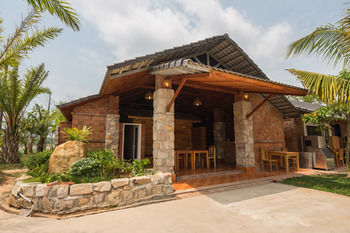 Hotel Sen Viet Phu Quoc Village & Spa