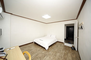 Ekonomy Hotel Mokpo
