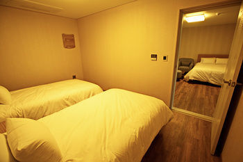 Suave Hotel