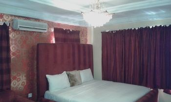 Dcove Hotel & Suites