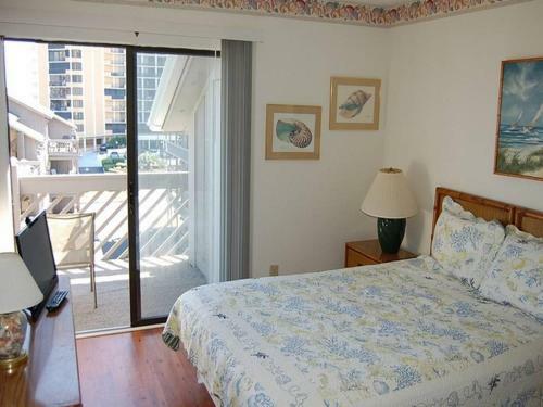 Shipwatch Pointe F-317 Apartment