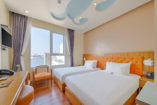 Queen's Finger Hotel