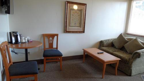 Pines Motel