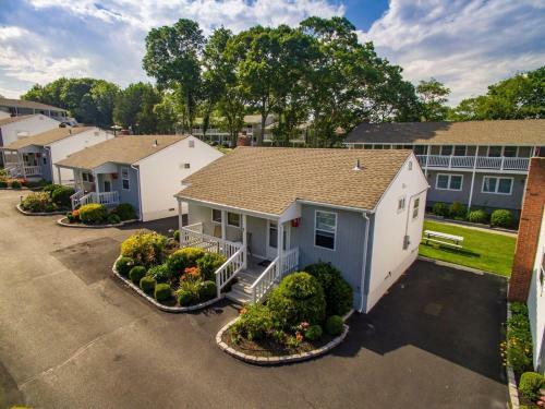 Motel Colonial Shores Resort