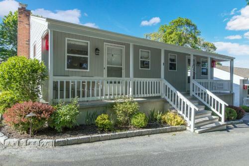 Motel Colonial Shores Resort