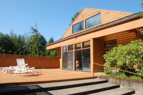 Mount Hood Village Deluxe Cabin 8