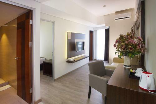 Hotel Gunawangsa Merr, Dhm Associates
