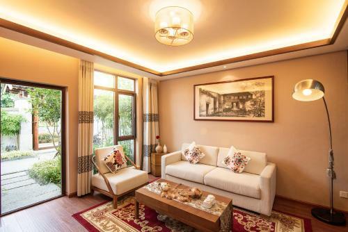 Villa Dali Loving Romance Hotel