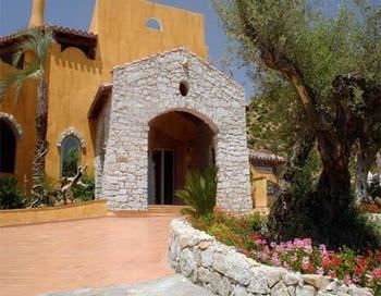 Hotel Cruccuris Resort
