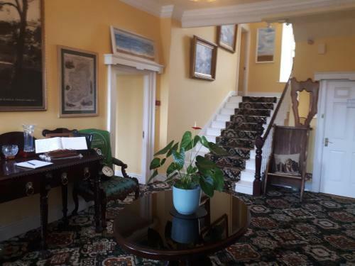 Hostal Castlemorris House