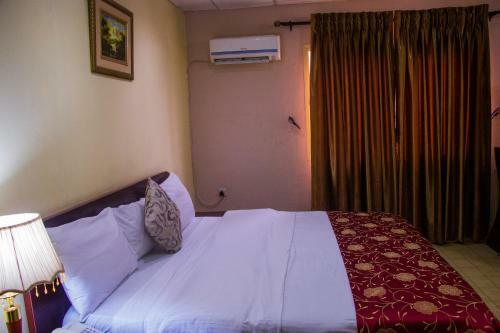 Hotel Deen Apartment Services
