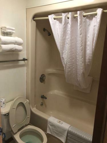 Kewanee Motor Lodge