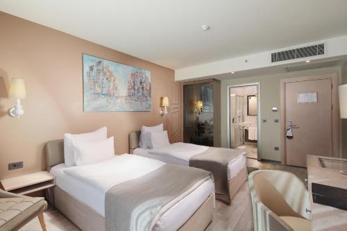 Balsamo Hotel & Suites