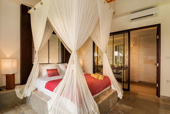 Bed & Breakfast Karmagali Suites