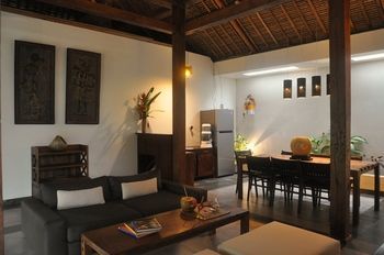 Bed & Breakfast Karmagali Suites