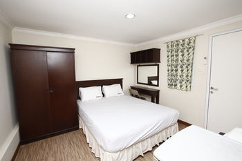 Hotel Reddoorz @ Lebak Bulus Raya 2