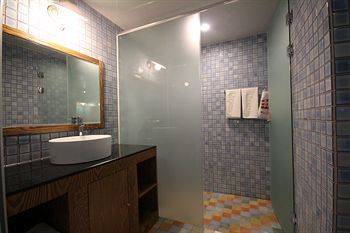Hotel You, I In