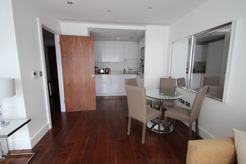 Lincoln Plaza Apartments