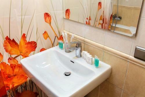 Apartamento Ahome 34 At Dostyk 117b