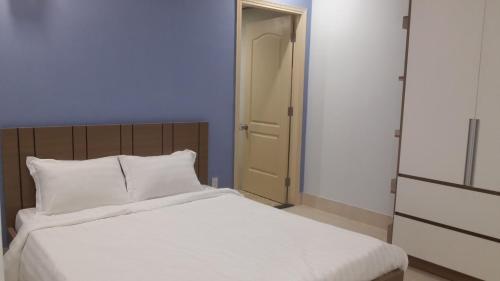 Son Thinh Three Bedroom Apartment