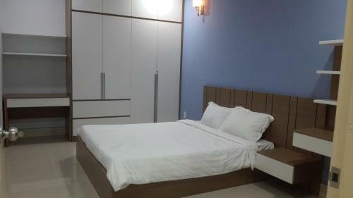 Son Thinh Three Bedroom Apartment