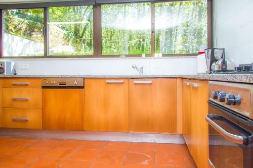 Liiiving In Caminha | Oak Tree Chill House