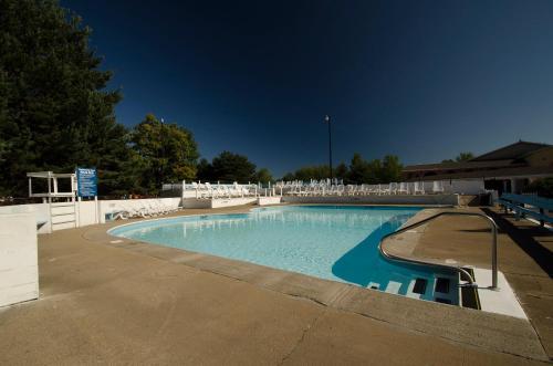Brennan Beach Lakeview Park Model 9