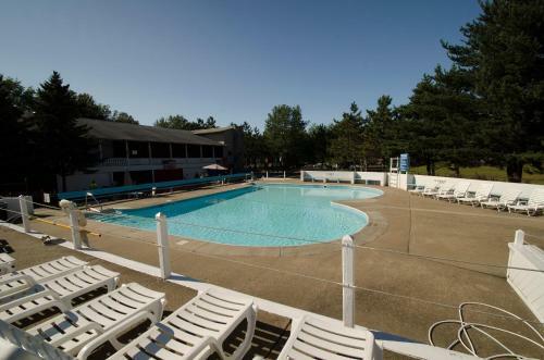 Brennan Beach Lakeview Park Model 1
