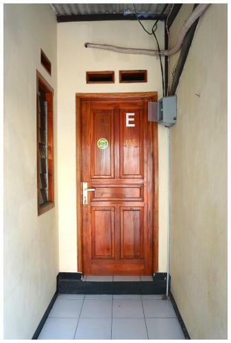 Bed & Breakfast Budi House & Food Station