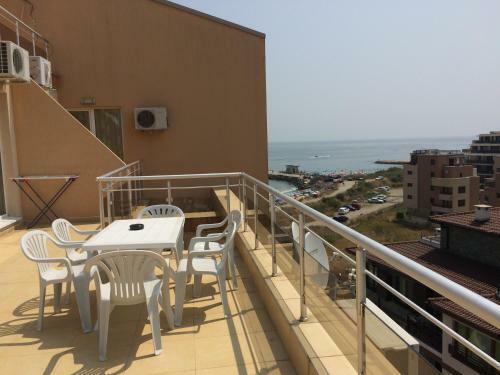 Golden Sea View Apartments