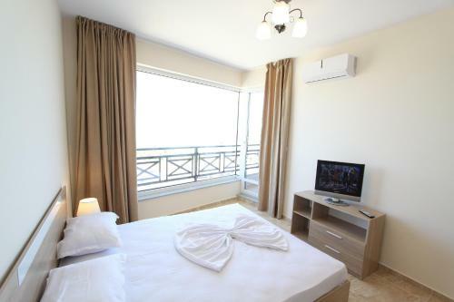 Golden Sea View Apartments