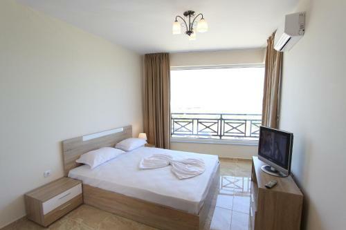 Golden Sea View Apartments