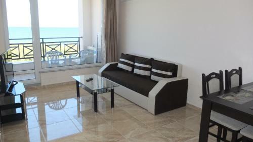 Golden Sea View Apartments