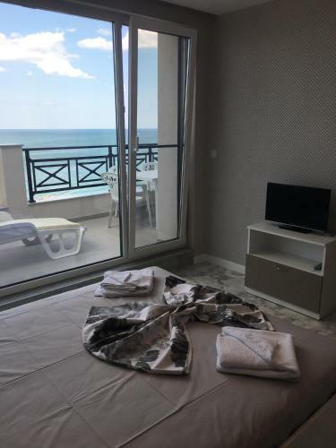 Golden Sea View Apartments