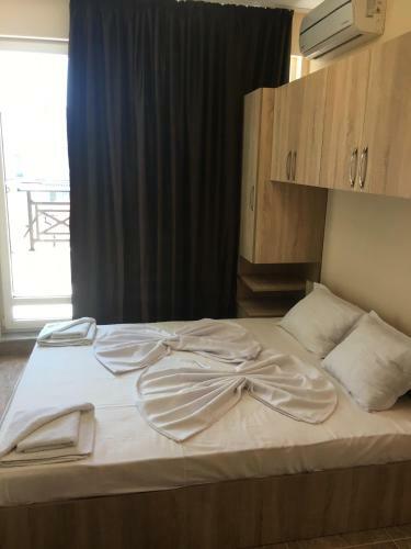 Golden Sea View Apartments