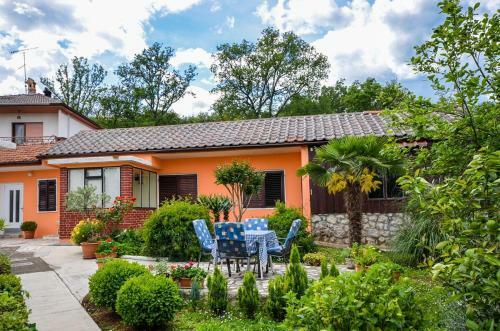 Apartments Franjo