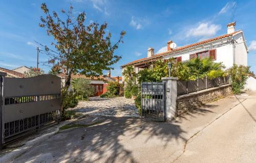 Apartamentos House Peresiji