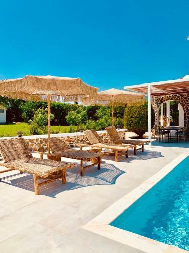 Mythos Luxury Villa