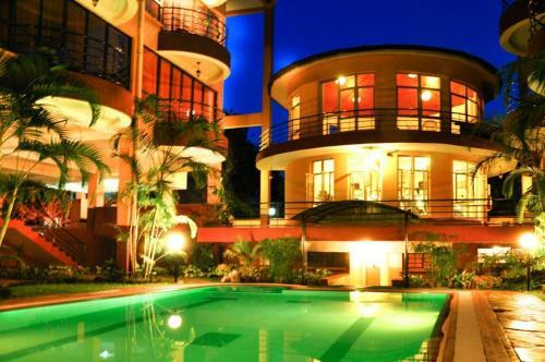 Hotel Cerenata Gardens Suites