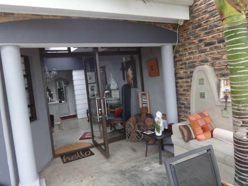 Hostal Oystercatcher Guest House