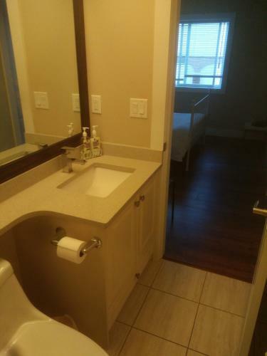 Cozy New One-bedroom Suite
