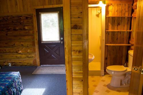Lodge Midnight Sun Log Cabins