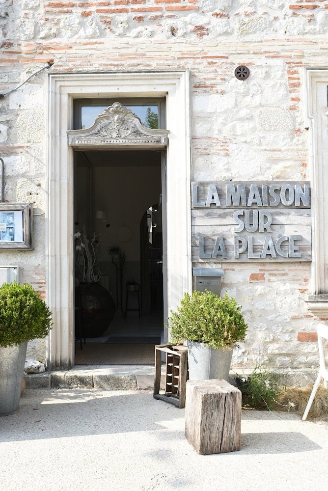 Bed & Breakfast La Maison Sur La Place