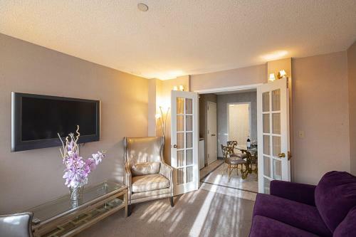 Hotel The Avenue Plaza