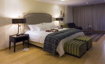 Hotel Medina Del Lago