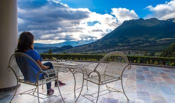 Hotel Medina Del Lago