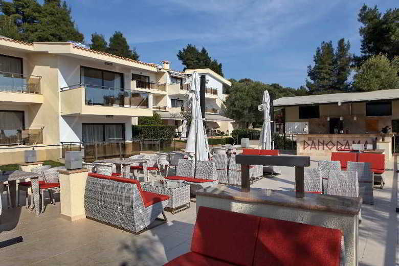 Rahoni Cronwell Park Hotel