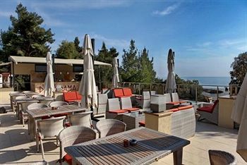 Rahoni Cronwell Park Hotel